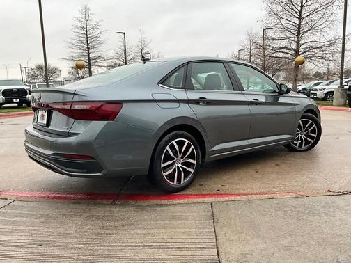 2025 Volkswagen Jetta 1.5T SE