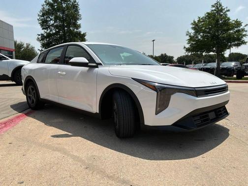Snow White Pearl 2025 Kia K4 LXS