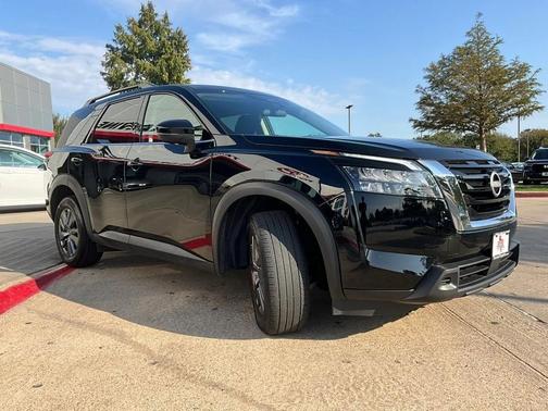 2024 Nissan Pathfinder SV FWD