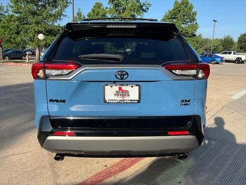 2025 Toyota RAV4 Hybrid SE