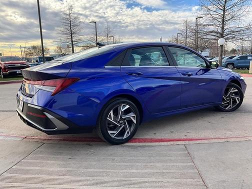 2025 Hyundai ELANTRA HEV Limited