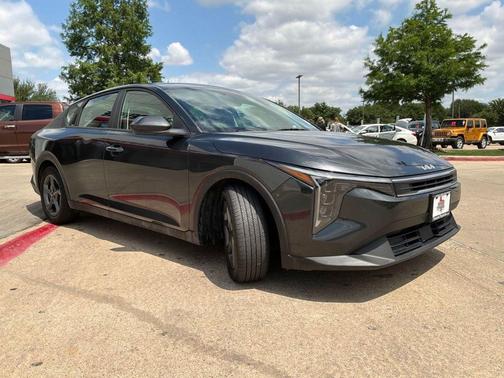 Interstellar Gray 2025 Kia K4 LXS