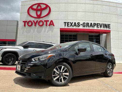 Super Black 2025 Nissan Versa 1.6 SV