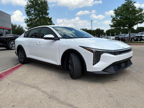 Snow White Pearl 2025 Kia K4 LXS