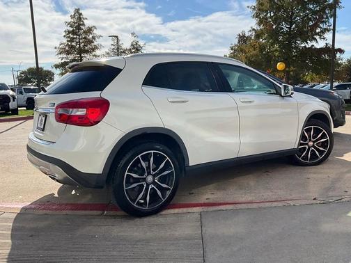 2017 Mercedes-Benz GLA 250 Base