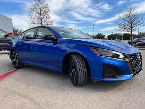 2025 Nissan Altima SR FWD