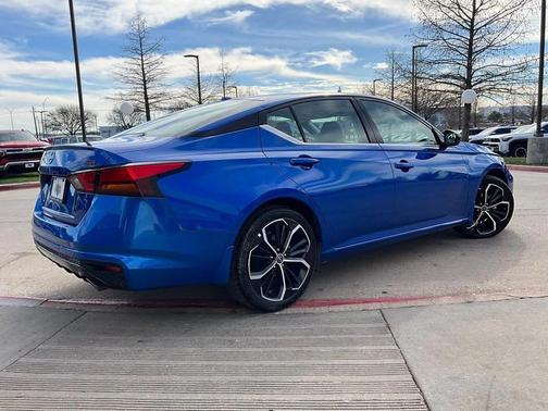 2025 Nissan Altima SR FWD