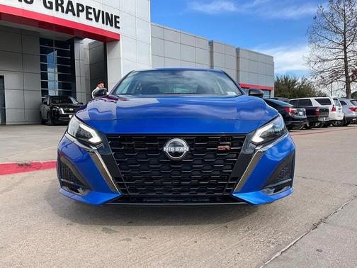 2025 Nissan Altima SR FWD