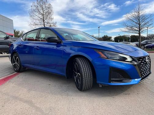 2025 Nissan Altima SR FWD