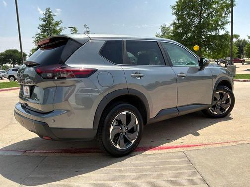 Gun Metallic 2025 Nissan Rogue SV