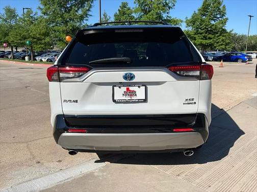 2023 Toyota RAV4 Hybrid SE