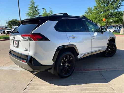 2023 Toyota RAV4 Hybrid SE