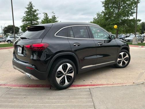 Night Black 2025 Mercedes-Benz GLA 250 4MATIC