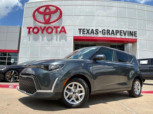 Gravity Gray 2025 Kia Soul LX