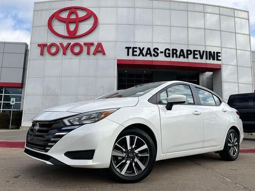 Aspen White Tricoat 2025 Nissan Versa 1.6 SV