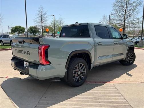 2025 Toyota Tundra Hybrid Platinum