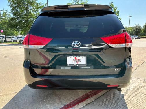Black 2013 Toyota Sienna LE