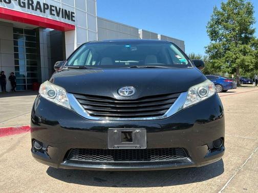 Black 2013 Toyota Sienna LE