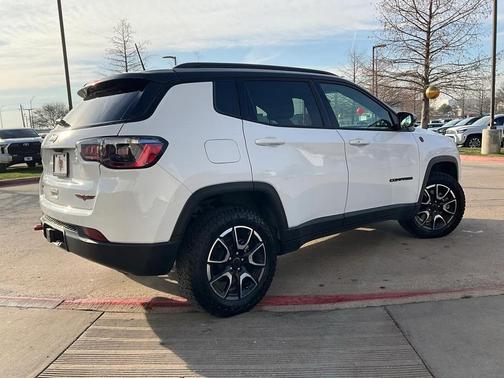 2025 Jeep Compass Trailhawk