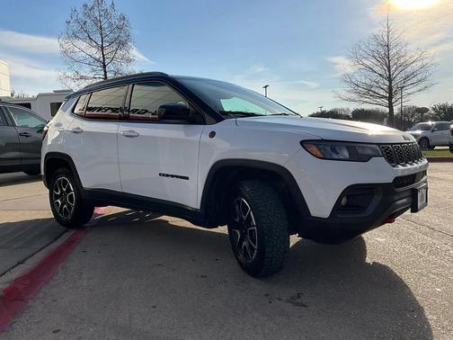 2025 Jeep Compass Trailhawk