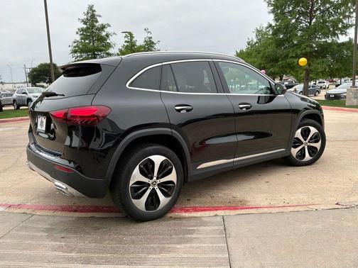 Night Black 2025 Mercedes-Benz GLA 250 4MATIC