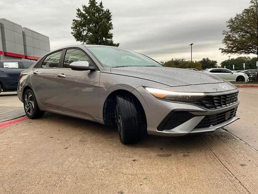 2025 Hyundai ELANTRA SEL