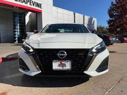 2025 Nissan Altima SR FWD