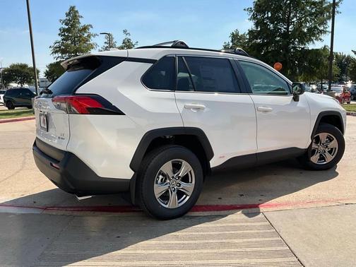 2025 Toyota RAV4 Hybrid LE