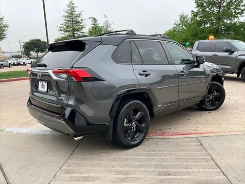 2021 Toyota RAV4 Hybrid SE