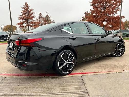 2025 Nissan Altima SR FWD