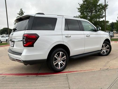 Oxford White 2024 Ford Expedition Limited