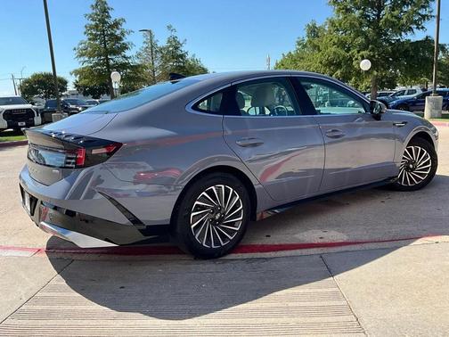 2024 Hyundai SONATA Hybrid SE