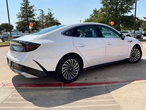 2024 Hyundai SONATA Hybrid SE