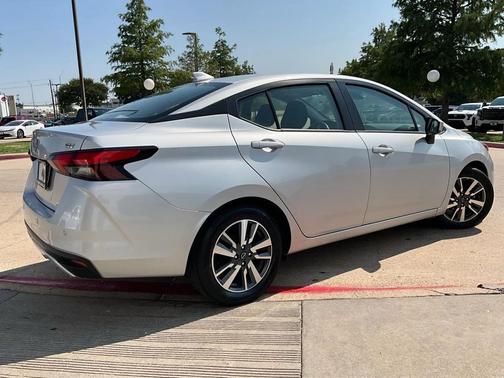 2023 Nissan Versa 1.6 SV
