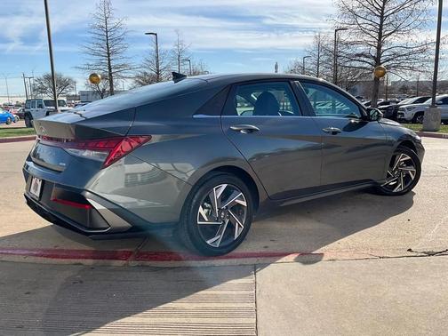 2025 Hyundai ELANTRA HEV Limited