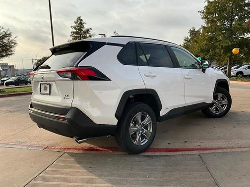 2025 Toyota RAV4 Hybrid LE