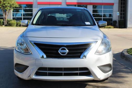 Photo 2 of 30 of 2019 Nissan Versa 1.6 SV