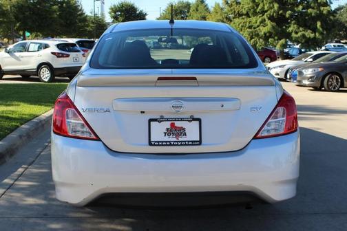 Photo 5 of 30 of 2019 Nissan Versa 1.6 SV