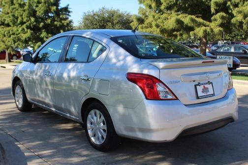 Photo 4 of 30 of 2019 Nissan Versa 1.6 SV