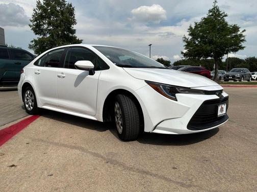 Ice Cap 2025 Toyota Corolla LE