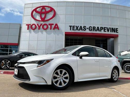 Ice Cap 2025 Toyota Corolla LE