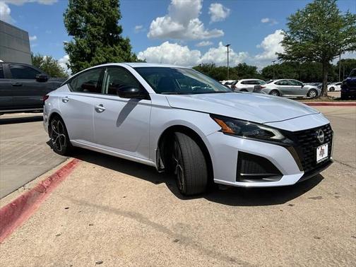 2024 Nissan Altima SR FWD