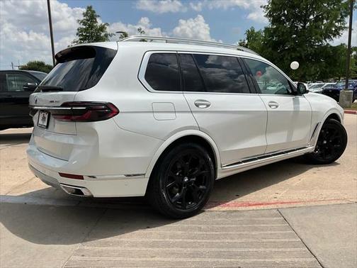 2025 BMW X7 xDrive40i