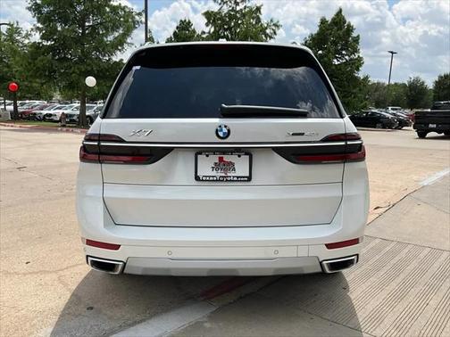 2025 BMW X7 xDrive40i