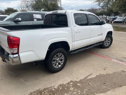 2016 Toyota Tacoma SR5