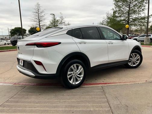 Summit White 2025 Buick Envista Preferred FWD