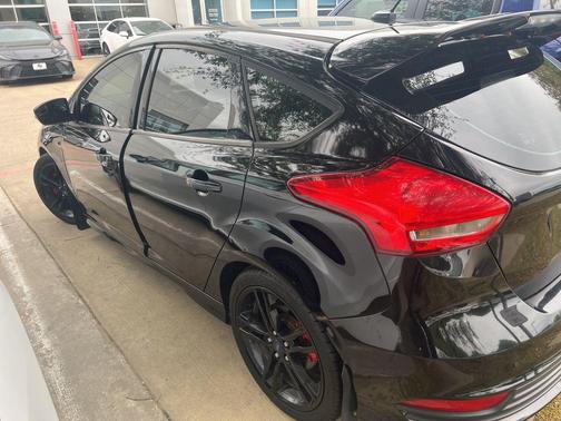 Shadow Black 2016 Ford Focus ST