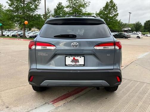 2025 Toyota Corolla Cross LE