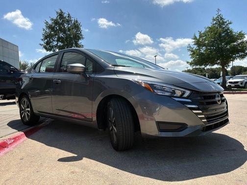 Gun Metallic 2025 Nissan Versa 1.6 SV