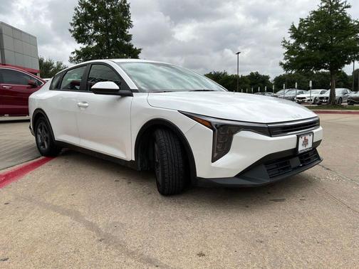 Snow White Pearl 2025 Kia K4 LXS